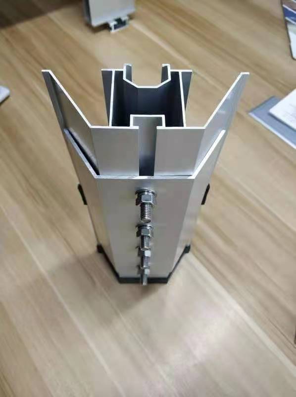 彩鋼瓦光伏支架日常維護(hù)